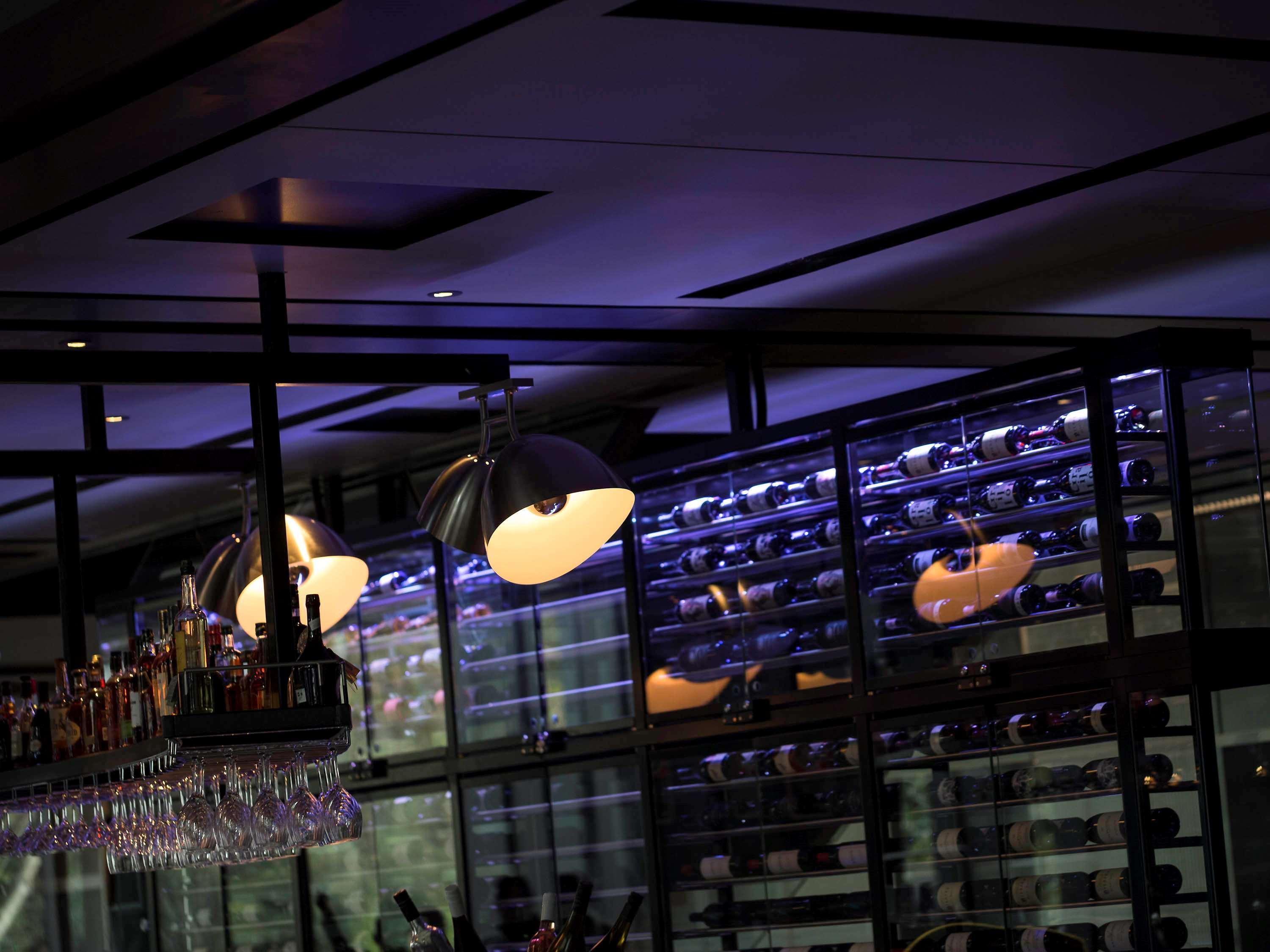 Hotel Pullman Sydney Airport Zewnętrze zdjęcie The bar at the 101 bar