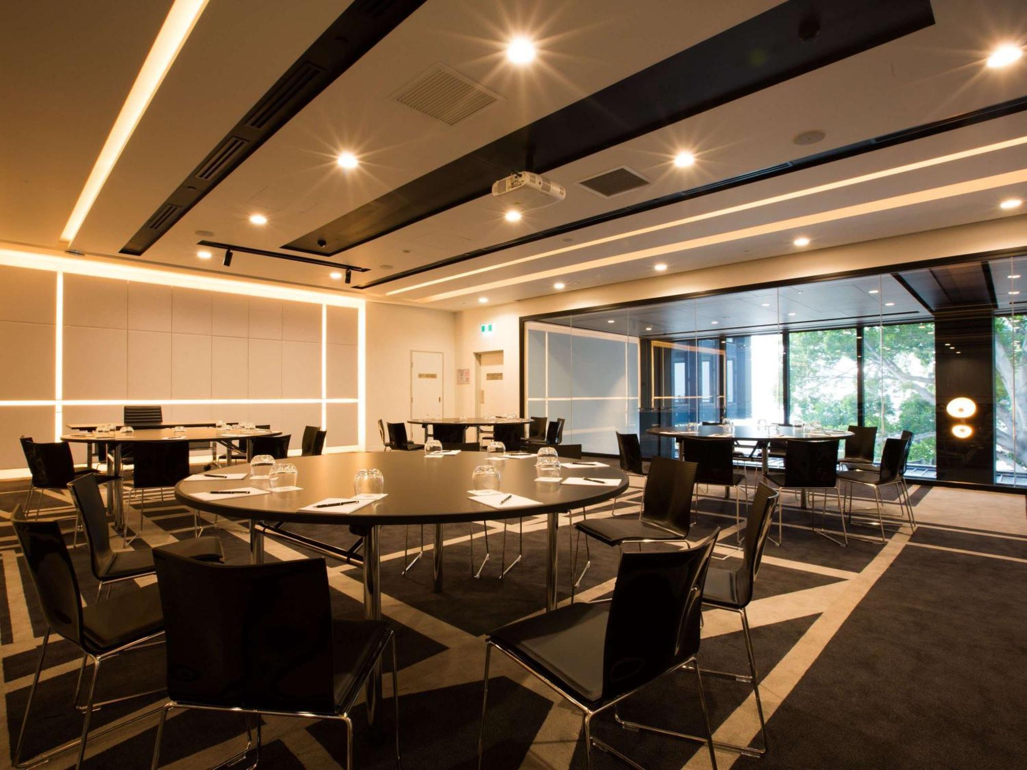 Hotel Pullman Sydney Airport Zewnętrze zdjęcie The University of Melbourne's Centre for Values, Ethics and Society