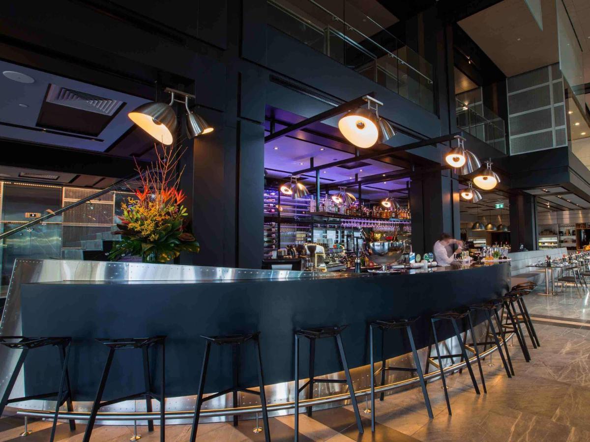 Hotel Pullman Sydney Airport Zewnętrze zdjęcie The bar at the restaurant